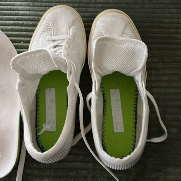 White Rhothy’s Sneakers, size 7 - Picture 5 of 6